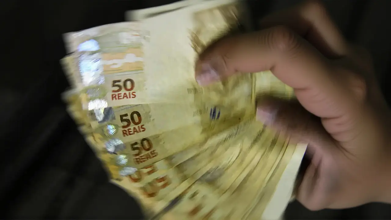 Evolução histórica e projeções futuras